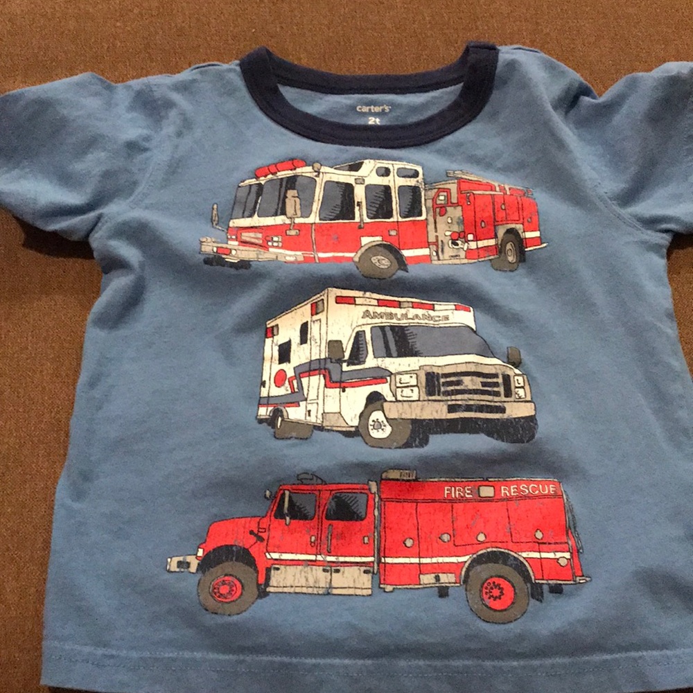 6 short sleeve tees from Carters. Boys 2T.